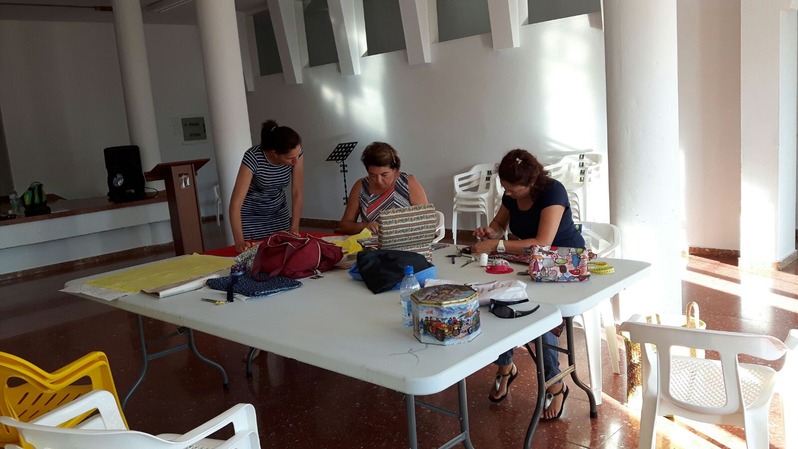 VUELVE LA ACTIVIDAD "ENTRE COSTURAS" VUELVE LA ACTIVIDAD "ENTRE COSTURAS"